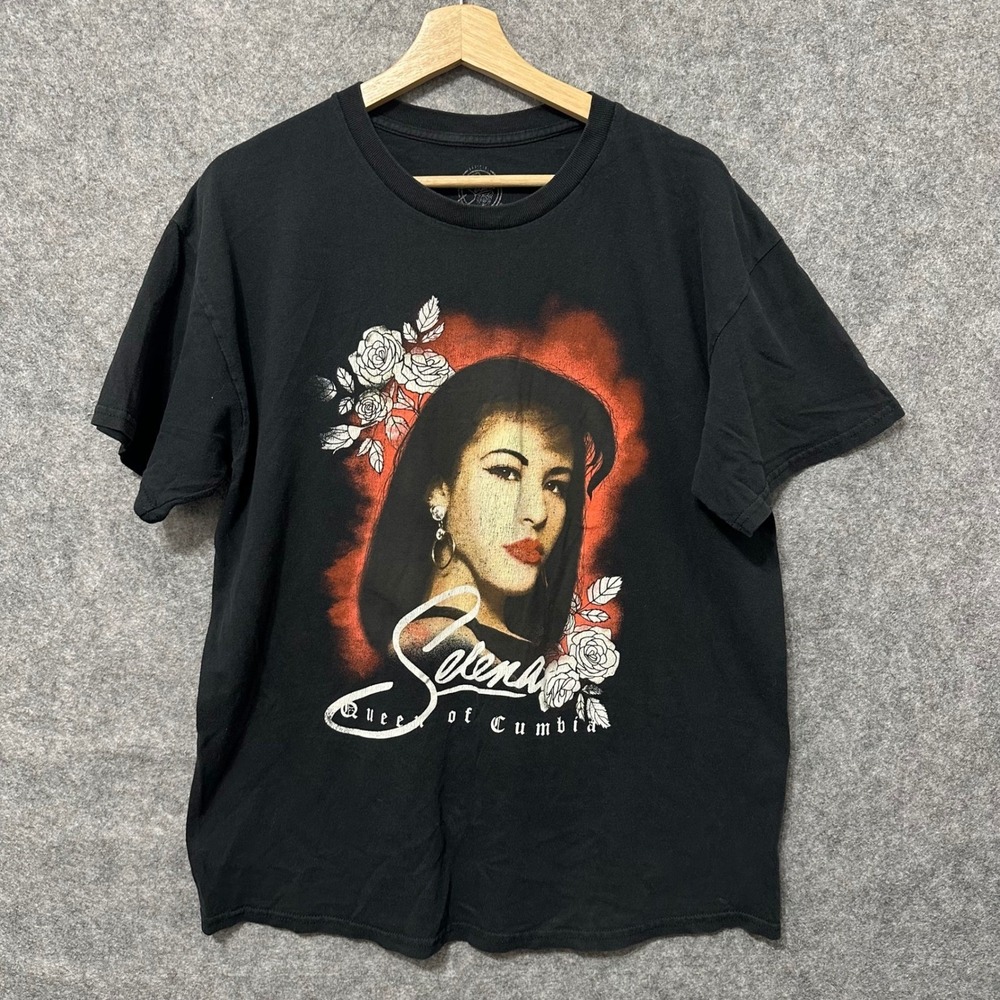 Selena Quintanilla Queen of Cumbia Mens Graphic T-Shirt Black Size M/L‎